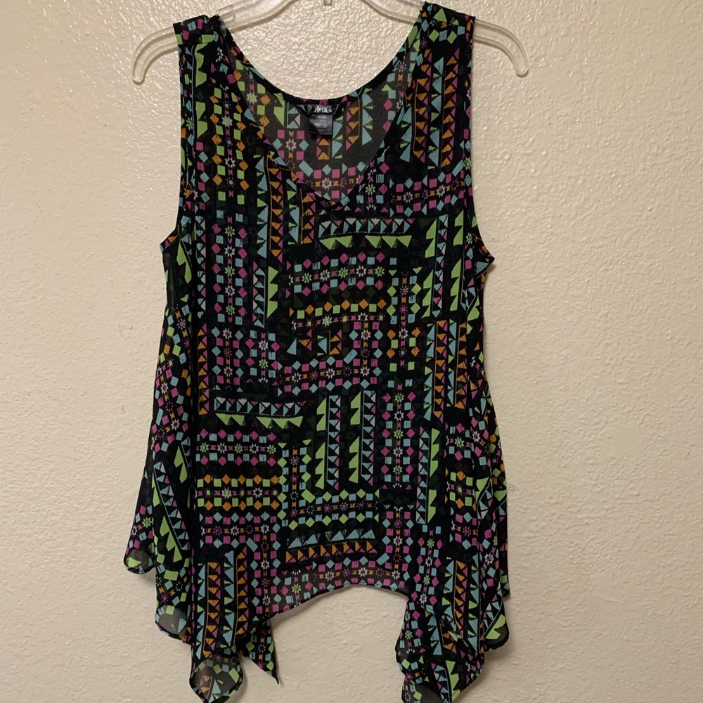 NWOT Colorful flowy tank